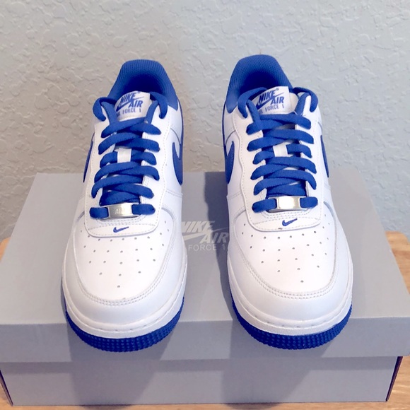 💙🤍NIKE AIR FORCE 1 ‘07 SNEAKERS🤍💙 - Picture 6 of 10
